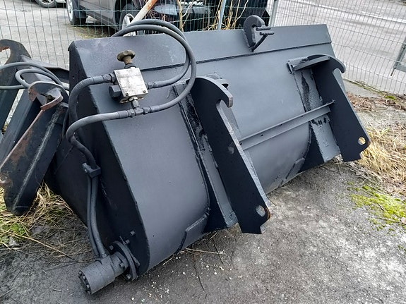 Hiekotuskauha, hydraulinen nostopuomi