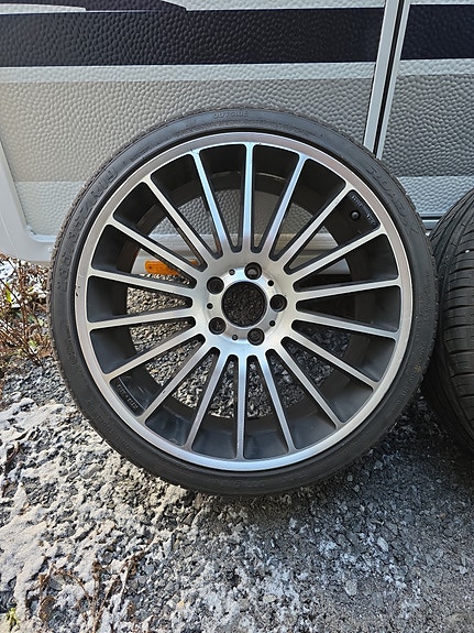 Mercedes-Benz Multispoke AMG 19" Alumiinivanteet