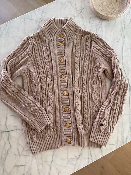 Beige neuletakki
