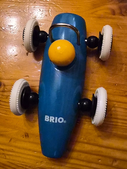 Brio kilpa-auto