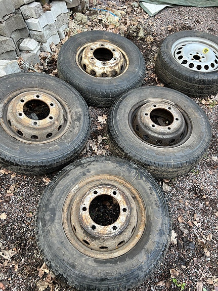 Kuorma auton talvirenkaat 225/75/16c