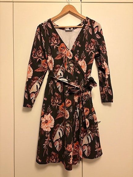 Nakoa kietaisumekko M