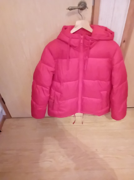 Punainen paksu toppatakki