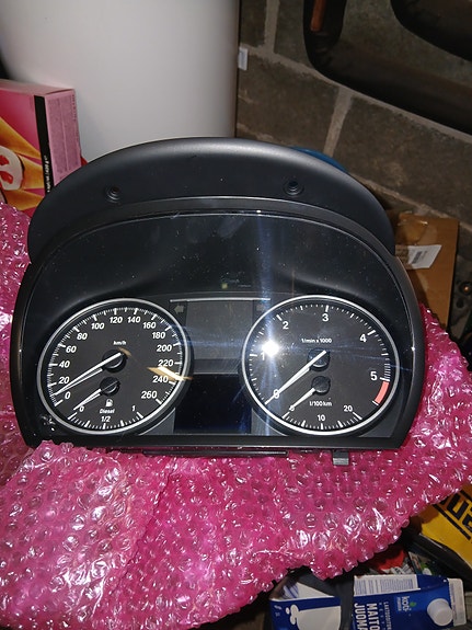 BMW E90 /E91 uusi alkuperäinen mittaristo 62109283815
