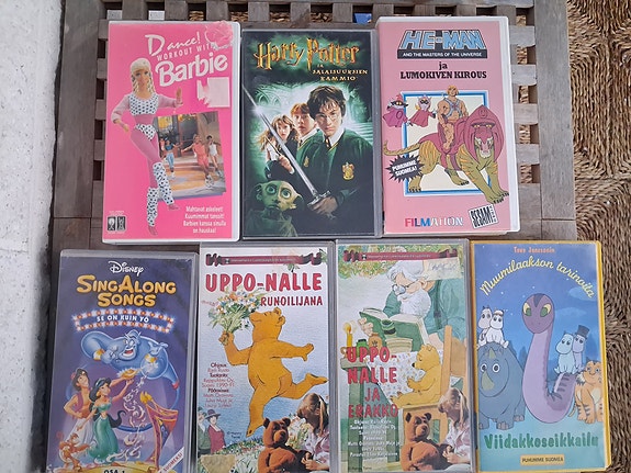 Lasten VHS-kasetteja