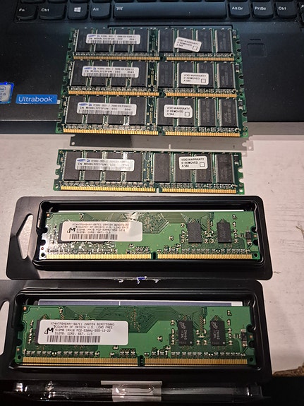 Samsung DDR3 RAM-muistit