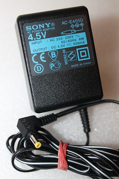 Kannettava alkuperäinen cd-soitin aito laturi 4.5V 500ma Sony Walkman virtalähde
