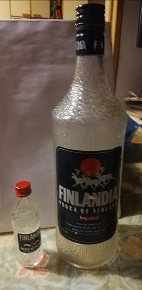 Finlandia-vodkapullot 1 l ja mini