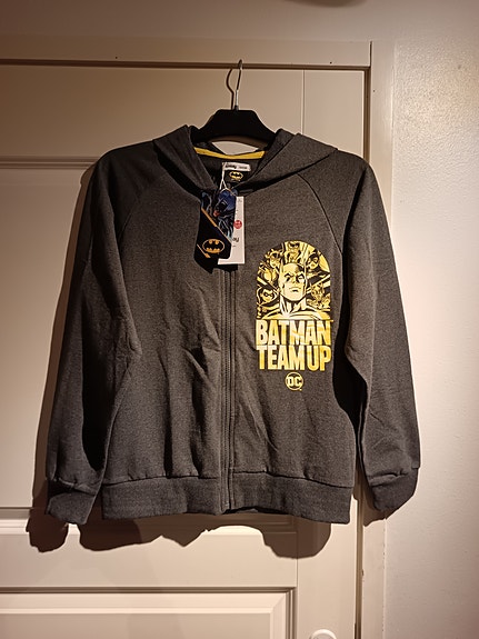 Uusi Batman huppari 164 koko