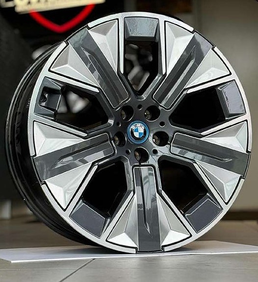 ORIGINAL DEMO BMW iX i20 STYLING 1012 AERODYNAMICS R21