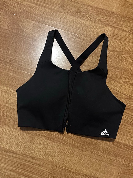 Adidas urheilutoppi S