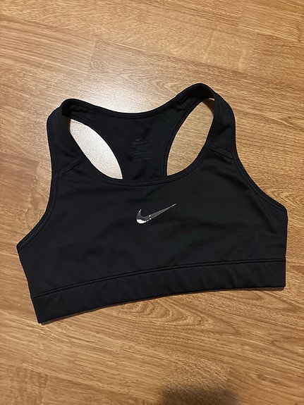 Nike urheilurintsikat S