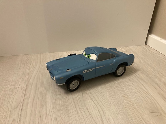 Disney / Pixar Bully Cars 2 secret agent säästölipas
