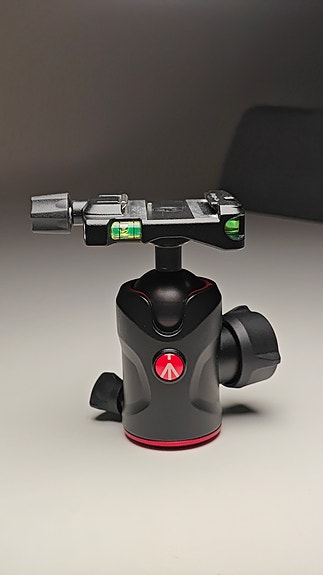 Manfrotto 494 Center kuulapää ja 75mm Half Bowl