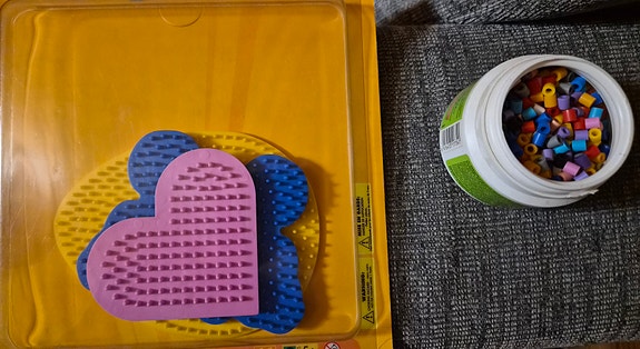 Hama-pohjat + helmiä