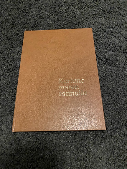 Kartano meren rannalla