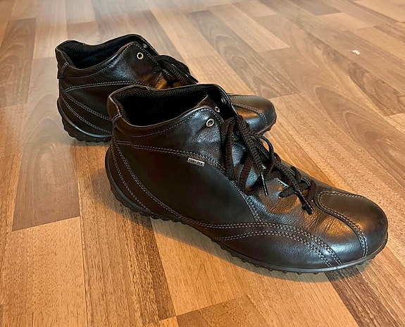 ECCO, naisten mustat gore tex nilkkurit nahkaa, 39
