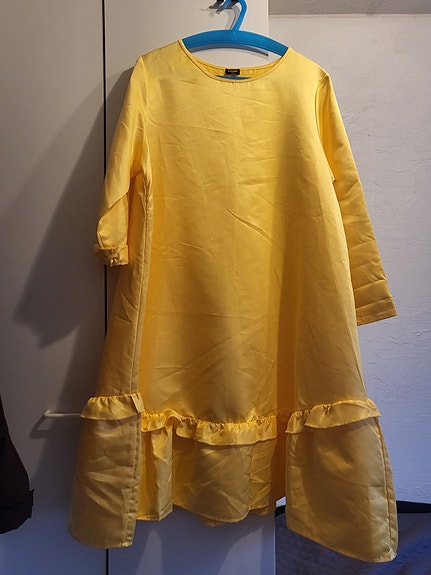 Keltainen mekko