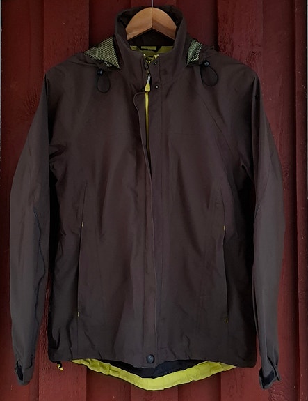 Sasta goretex takki 38