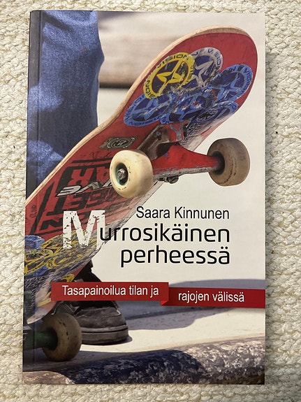 Murrosikäinen perheessä Saara Kinnunen