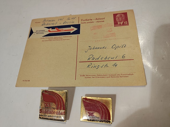 DDR-sotilaan kunniamerkit sekä DDR-kortti