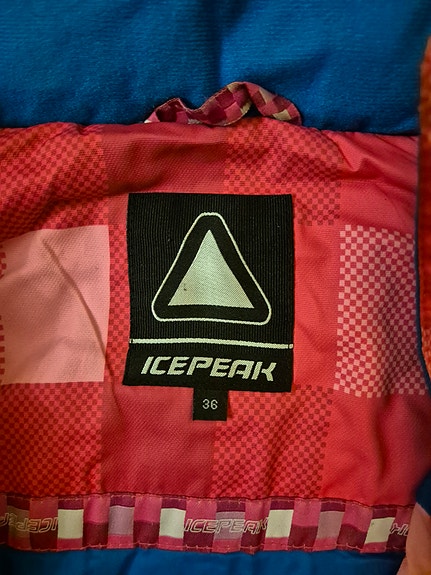 Vaaleanpunainen talvitakki