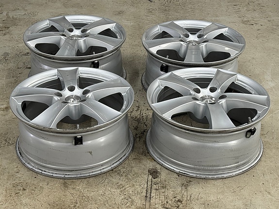 7.5jx17 ET 27. AUDI Q2 vanteet painetunnistimella