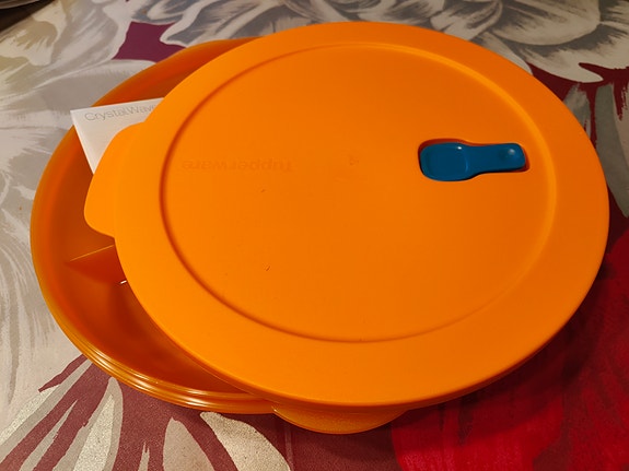 Uusi Tupperware Crystalwave lokerollinen mikroastia