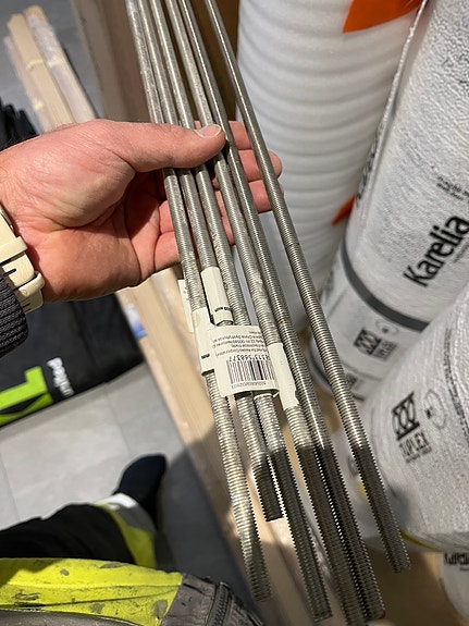 Kierretanko PROF M8x2000 haponkestävä a4-70 DIN 976-1