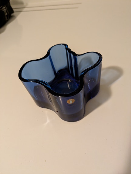 Iittala Aalto tuikkualusta / pieni maljakko, sininen