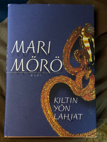 Mari Mörö - Kiltin yön lahjat Kirja