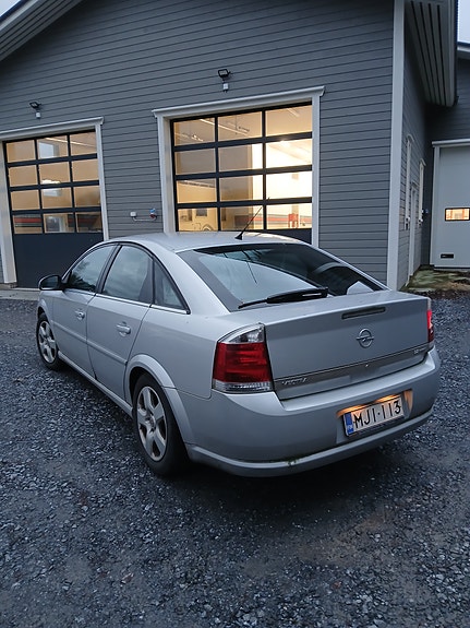 Opel vectra 2,2 -06