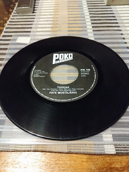 Pate Mustajärvi 7" Tuhkaa/Onny