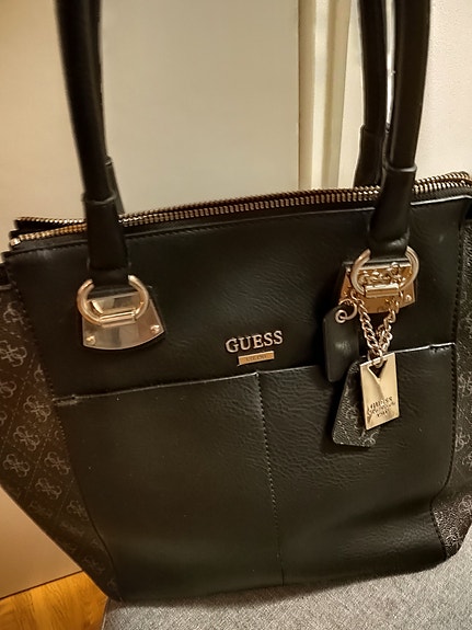 Guess tote Laukku.