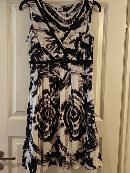 Esprit juhlamekko koko 34