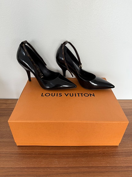 Louis Vuitton korkokengät UUDET (39)