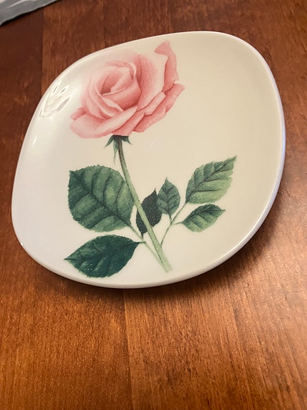 Arabia Ruusu-seinälautanen 12cm
