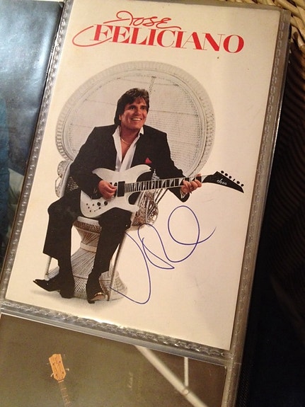 Jose Feliciano nimikirjoitus postikortissa