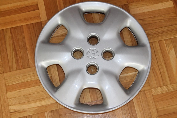 Koristekapseli 14" Toyota Corolla / Avensis / Yaris / Verso / Aygo yms 1KPL