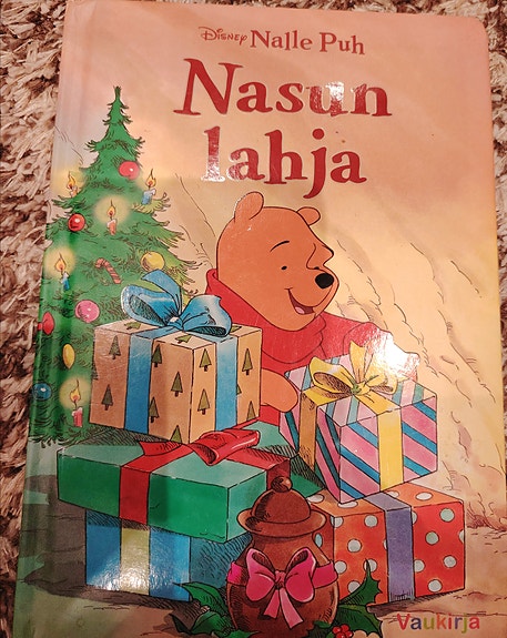 Winnie the Pooh Lasten kirja Nasun lahja