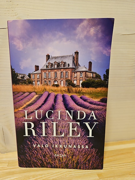 Valo ikkunassa, Lucinda Riley