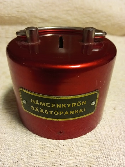 Vanha metallinen säästölipas, Hämeenkyrön säästöpankki