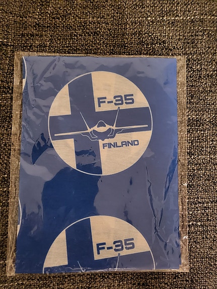 Uusi hävittäjä tuubihuivi