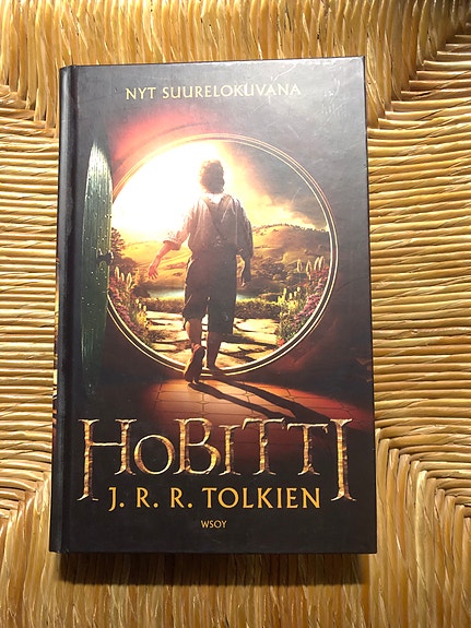 J.R.R. Tolkien Hobitti eli sinne ja takaisin