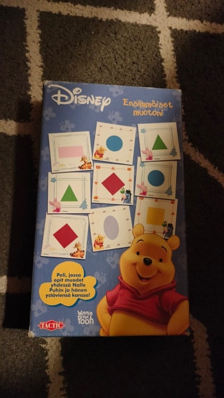 Nalle Puh ensimmäiset muotoni -peli