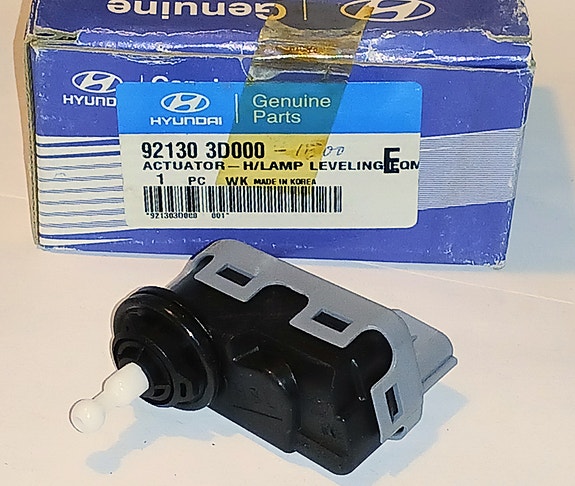 KIA HYUNDAI ajovalojen säätömoottori 921303D000