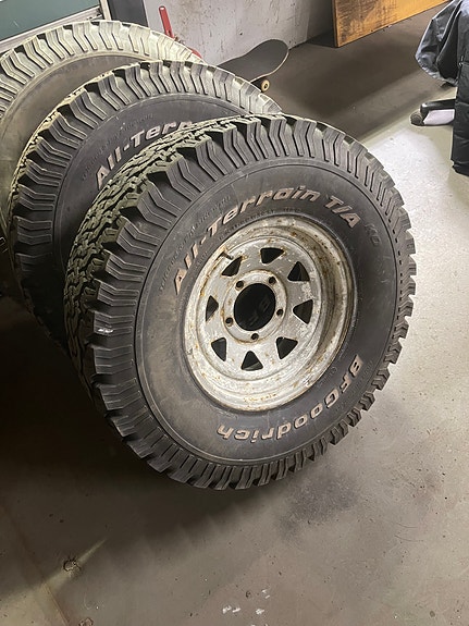 Sekalaiset all-terrain renkaat