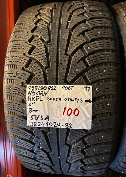 295/30R22 Nokian HKPL Super Utility 5 103T nasta 8mm 1KPL