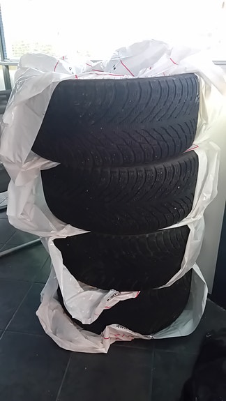 Kitkarenkaat Nokian Hakkapeliitta Renkaat 255/40 R19