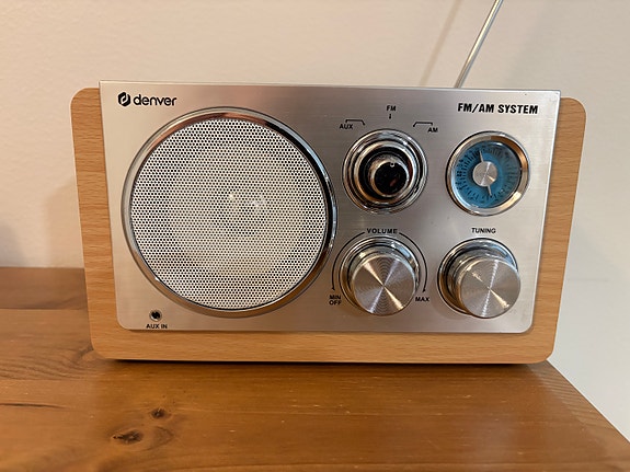 Retro radio